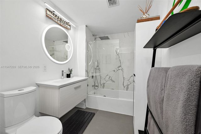 275 NE 18th St 1207, Miami, FL 33132