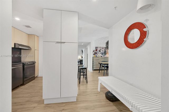 275 NE 18th St 1207, Miami, FL 33132