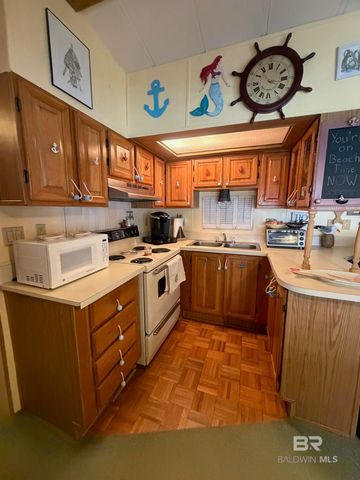 533 Buena Vista Drive, Lillian, AL 36549