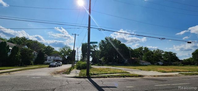 8647 Schaefer, Detroit, MI 48228