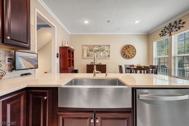 90 Albert Ct, Randolph Twp., NJ 07869