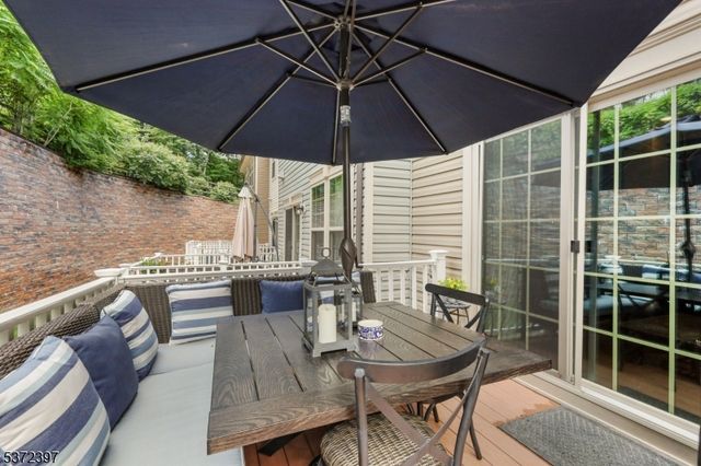 90 Albert Ct, Randolph Twp., NJ 07869