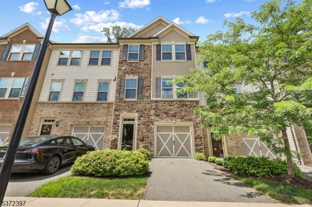 90 Albert Ct, Randolph Twp., NJ 07869