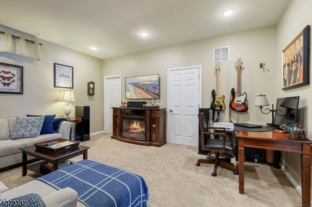 90 Albert Ct, Randolph Twp., NJ 07869