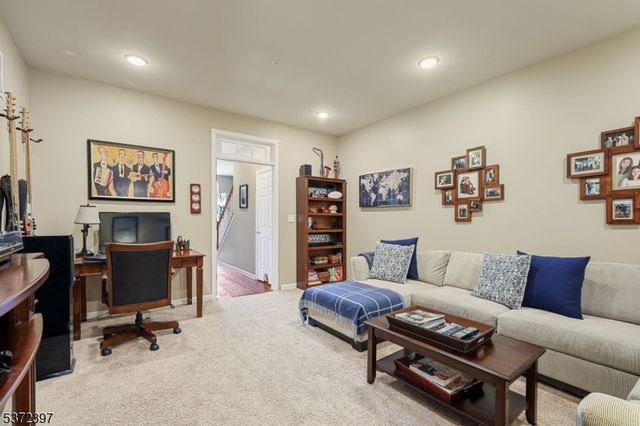 90 Albert Ct, Randolph Twp., NJ 07869