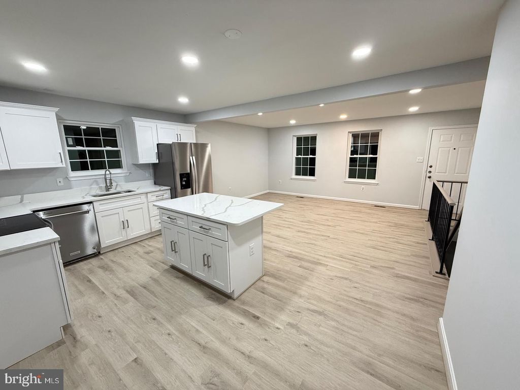 5105 VIENNA DR, Clinton, MD 20735