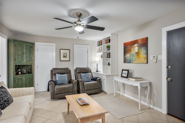 2609 Ramblewood Drive, Carrollton, TX 75006