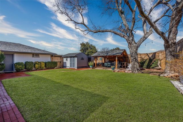 2609 Ramblewood Drive, Carrollton, TX 75006