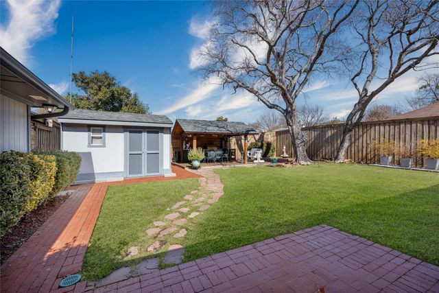 2609 Ramblewood Drive, Carrollton, TX 75006