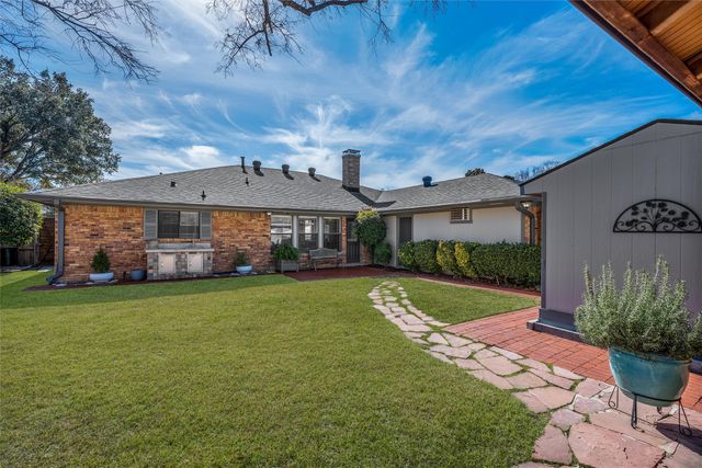 2609 Ramblewood Drive, Carrollton, TX 75006