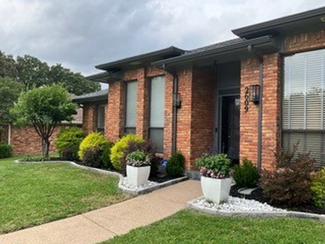 2609 Ramblewood Drive, Carrollton, TX 75006