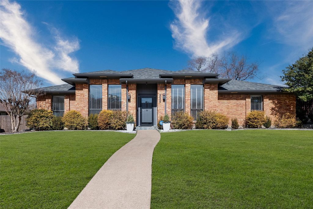 2609 Ramblewood Drive, Carrollton, TX 75006