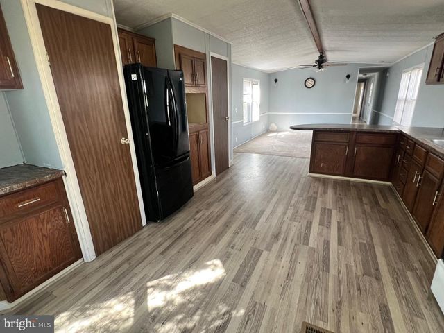 910 LAKEVIEW DR, Green Lane, PA 18054