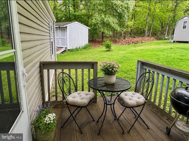 910 LAKEVIEW DR, Green Lane, PA 18054