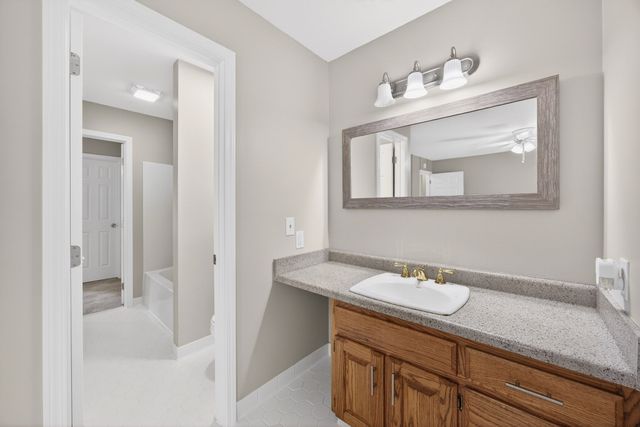204 Meadowview Dr, Crossville, TN 38558