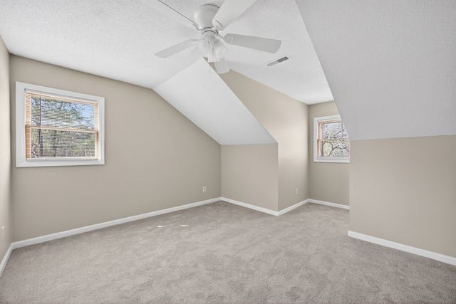 204 Meadowview Dr, Crossville, TN 38558