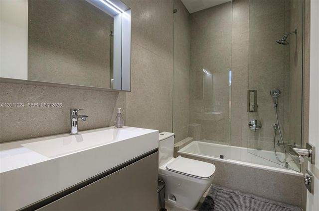 401 Royal Plaza Dr na, Fort Lauderdale, FL 33301