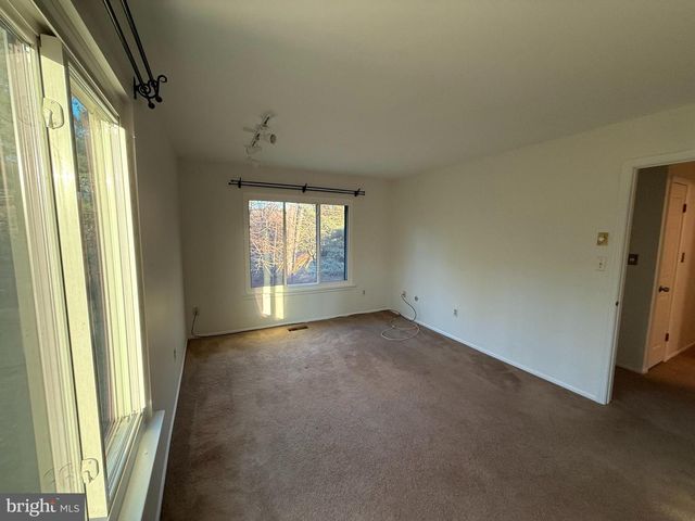 36 GENA CT, Hamilton, NJ 08690