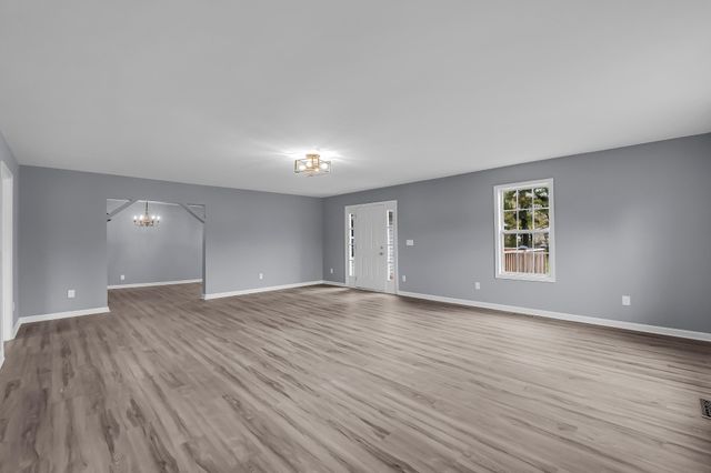 99 Anthony Mill Rd, Tullahoma, TN 37388
