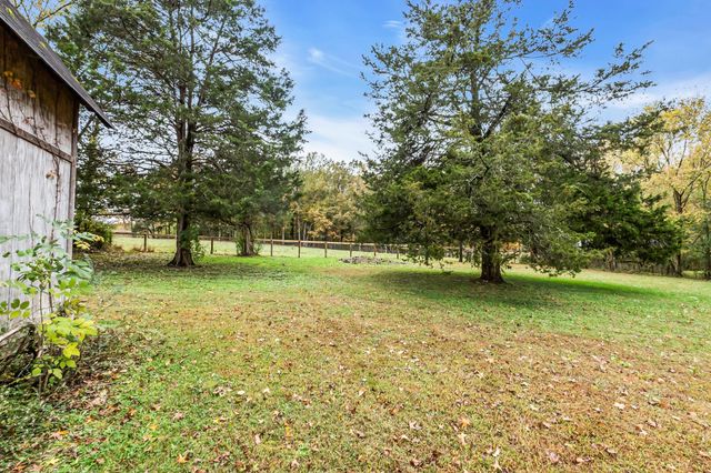 99 Anthony Mill Rd, Tullahoma, TN 37388