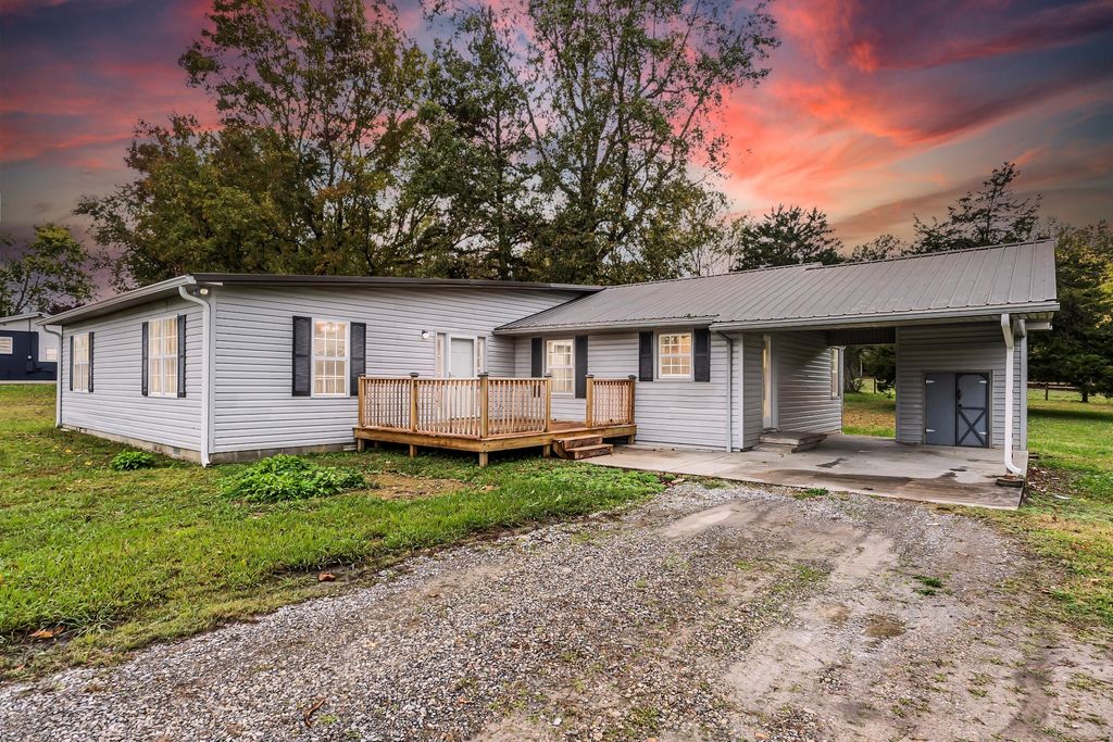 99 Anthony Mill Rd, Tullahoma, TN 37388
