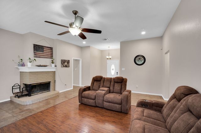 1001 Short Line Boulevard, Midlothian, TX 76065