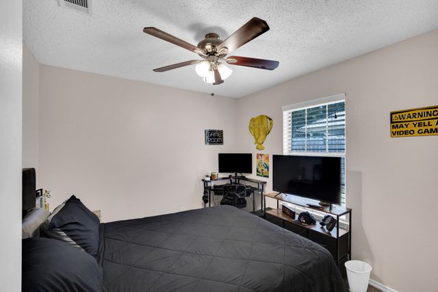 1001 Short Line Boulevard, Midlothian, TX 76065