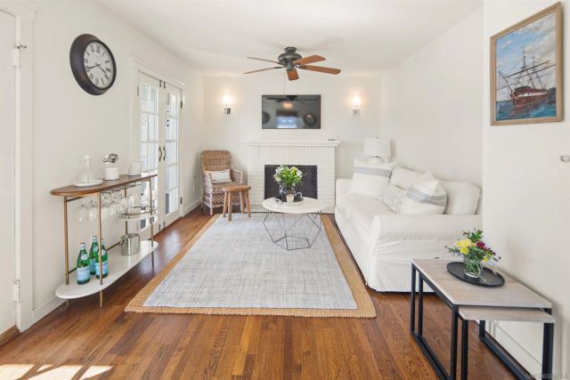 950 Olive Ave, Coronado, CA 92118