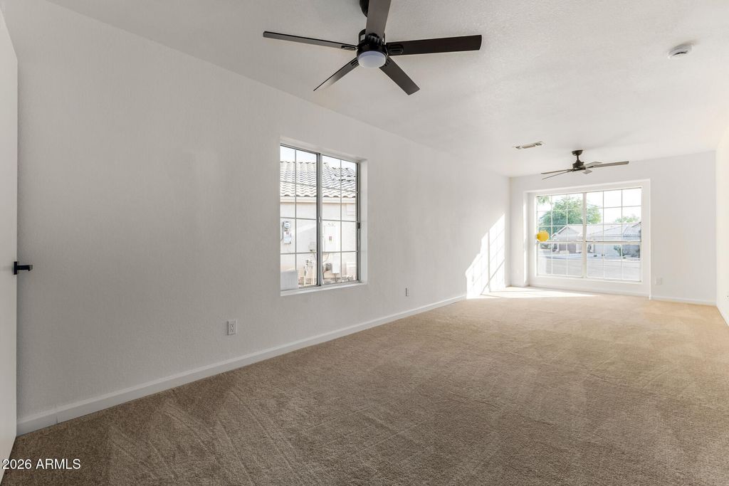 Image 18 of property listing at 16641 N 35TH Place, Phoenix, AZ 85032