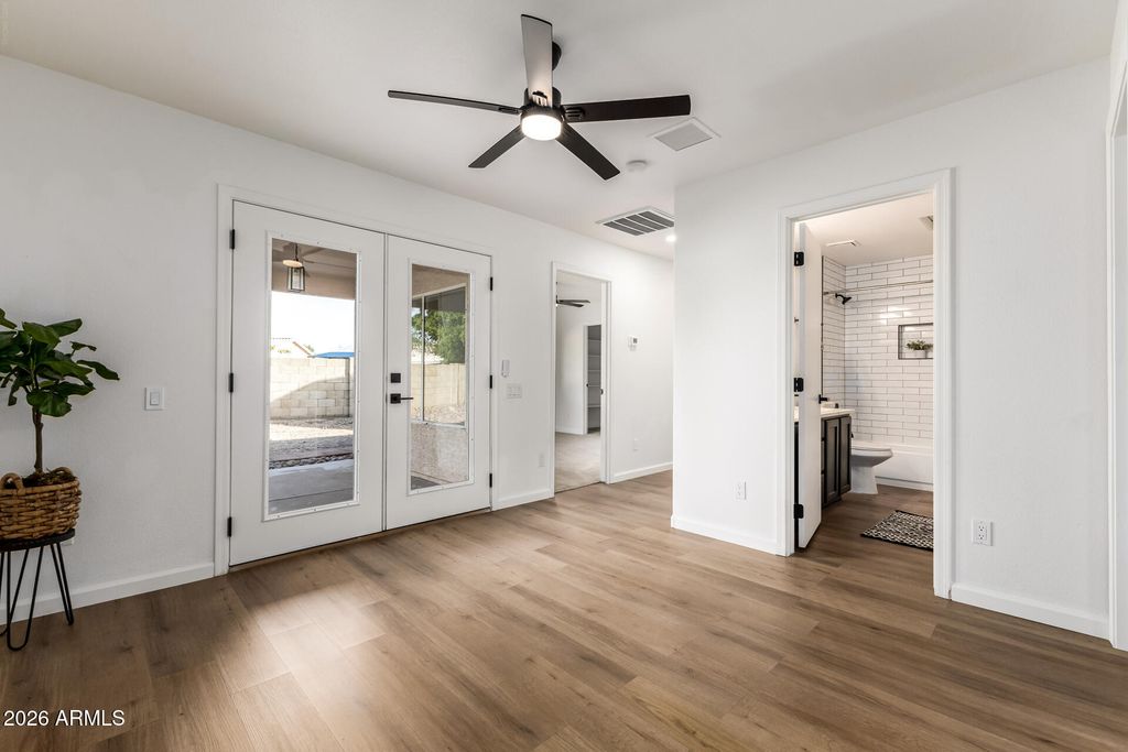 Image 27 of property listing at 16641 N 35TH Place, Phoenix, AZ 85032
