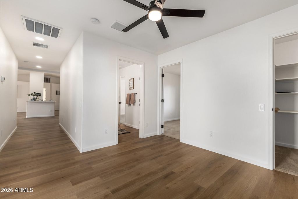Image 28 of property listing at 16641 N 35TH Place, Phoenix, AZ 85032