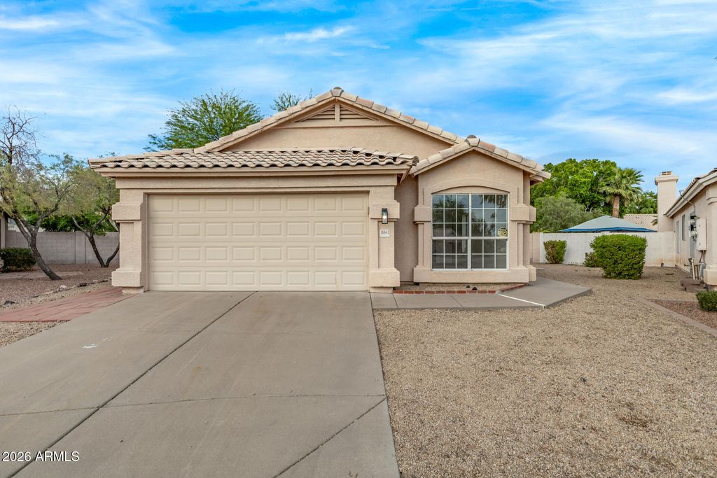 Image 3 of property listing at 16641 N 35TH Place, Phoenix, AZ 85032