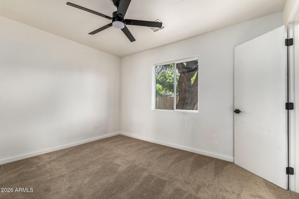 Image 32 of property listing at 16641 N 35TH Place, Phoenix, AZ 85032