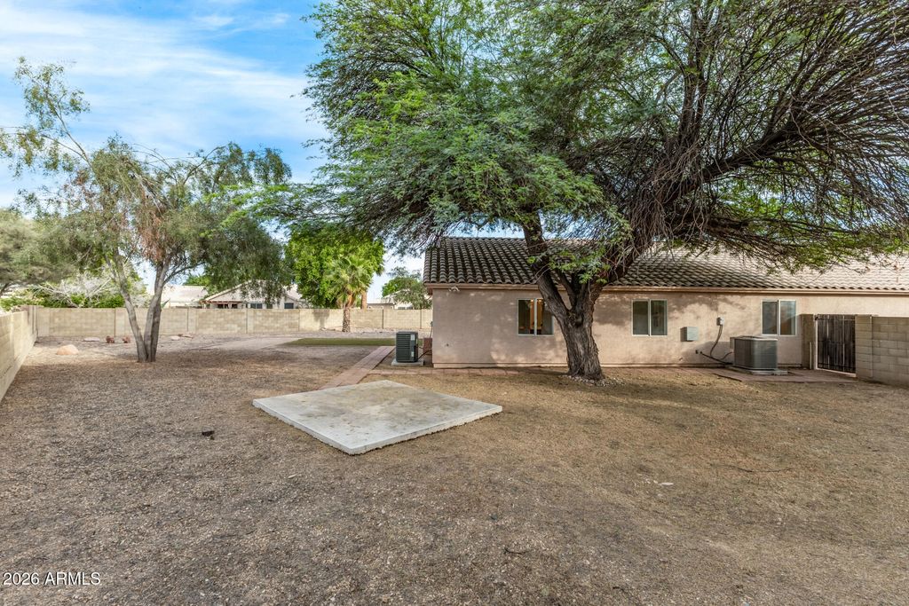 Image 40 of property listing at 16641 N 35TH Place, Phoenix, AZ 85032