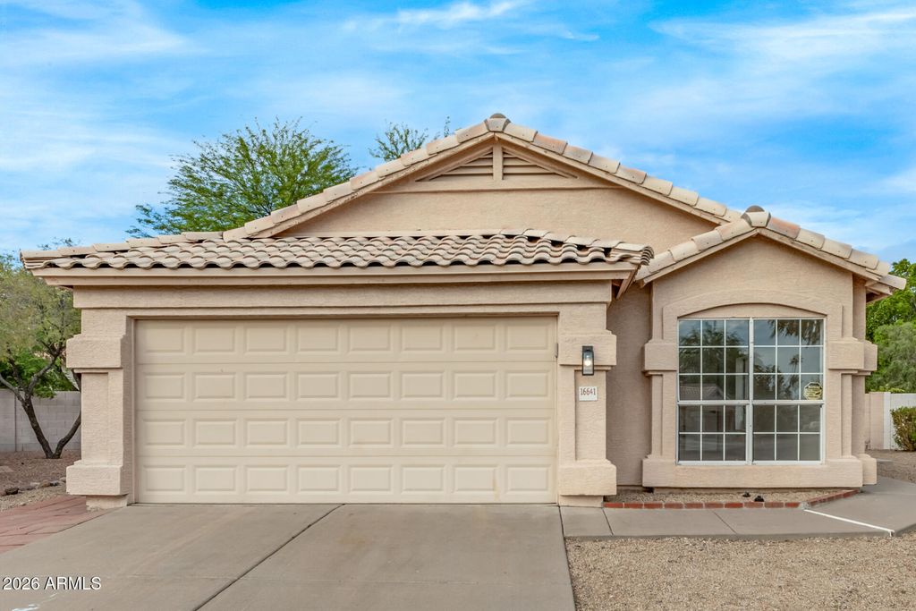 Image 5 of property listing at 16641 N 35TH Place, Phoenix, AZ 85032