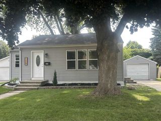 1129 MEACHAM STREET, Green Bay, WI 54304