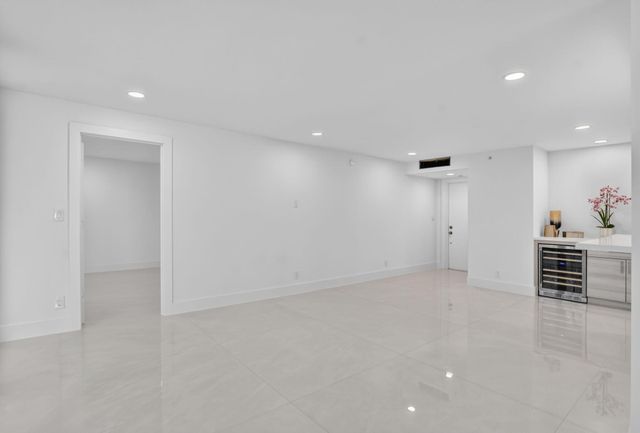 7847 Lakeside Boulevard 1021, Boca Raton, FL 33434