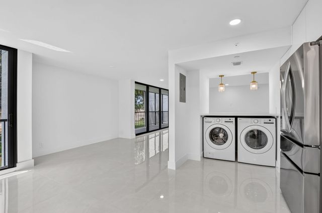 7847 Lakeside Boulevard 1021, Boca Raton, FL 33434