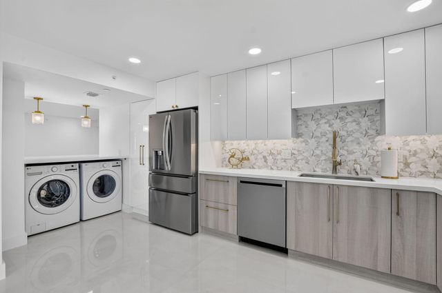7847 Lakeside Boulevard 1021, Boca Raton, FL 33434