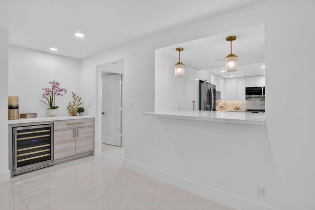 7847 Lakeside Boulevard 1021, Boca Raton, FL 33434