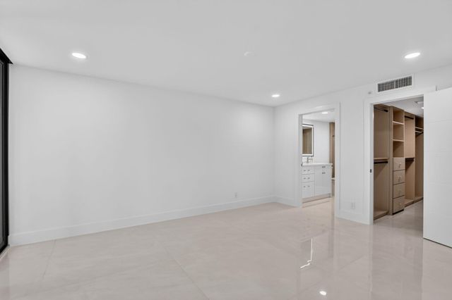 7847 Lakeside Boulevard 1021, Boca Raton, FL 33434