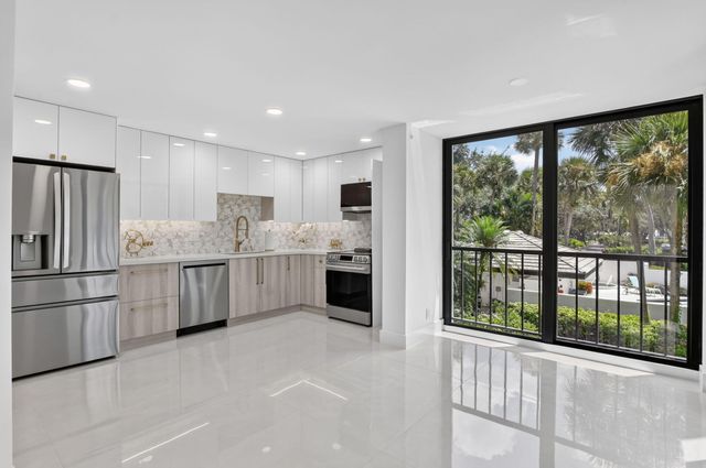 7847 Lakeside Boulevard 1021, Boca Raton, FL 33434
