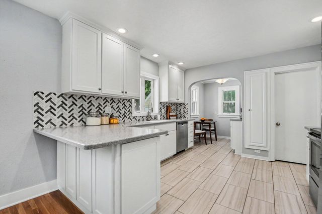 1240 Benjamin Avenue SE, Grand Rapids, MI 49506