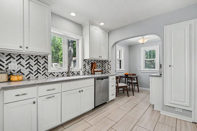 1240 Benjamin Avenue SE, Grand Rapids, MI 49506
