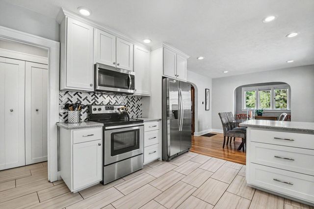 1240 Benjamin Avenue SE, Grand Rapids, MI 49506