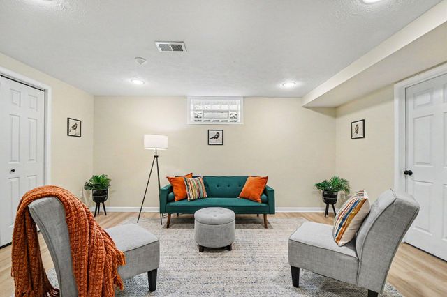 1240 Benjamin Avenue SE, Grand Rapids, MI 49506
