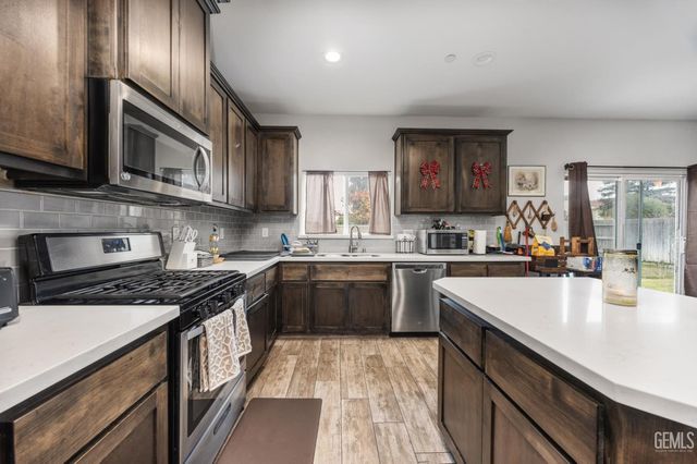 9408 Kanosh Cobble Drive, Bakersfield, CA 93313