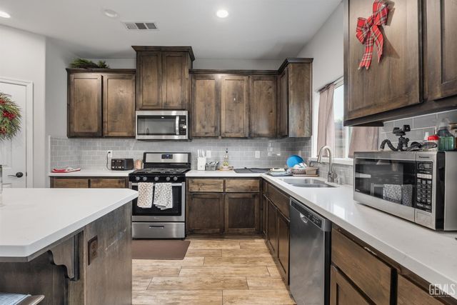 9408 Kanosh Cobble Drive, Bakersfield, CA 93313