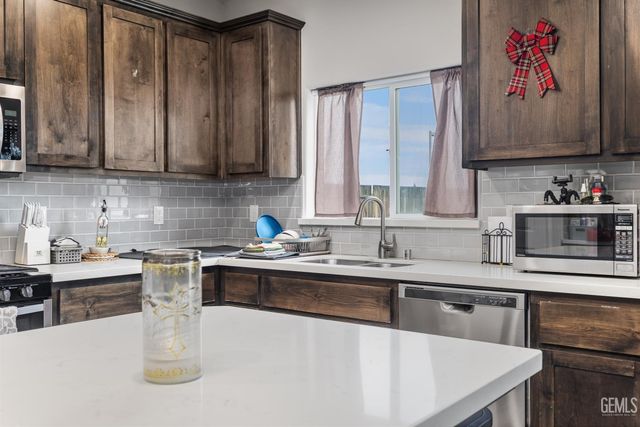 9408 Kanosh Cobble Drive, Bakersfield, CA 93313