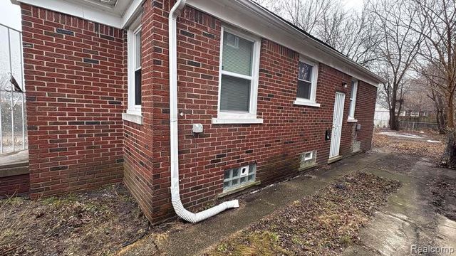 15410 Fairmount Drive, Detroit, MI 48205